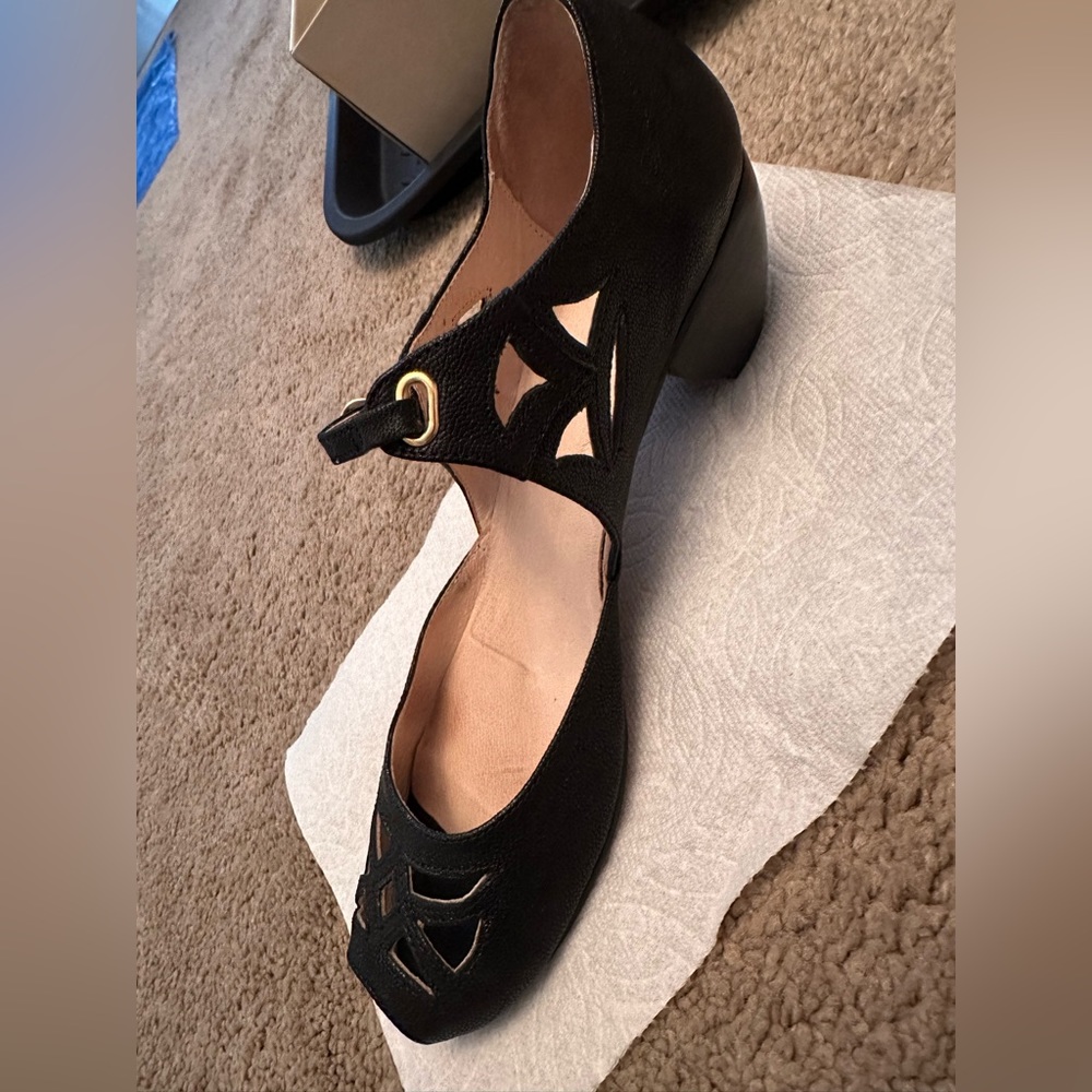 ALL BLACK - Kid Leather Heels - Super Cute